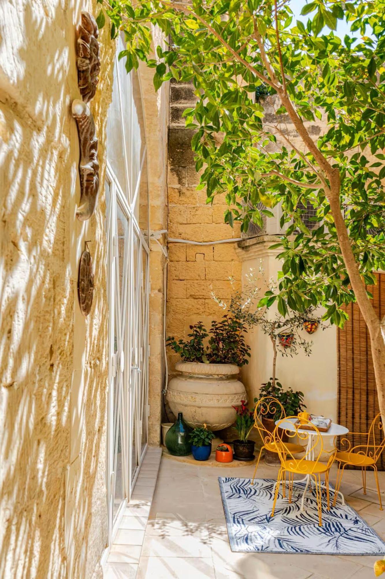 B&B Corte Dei Memoli Di Margiotta Giuseppina Lecce Exterior photo